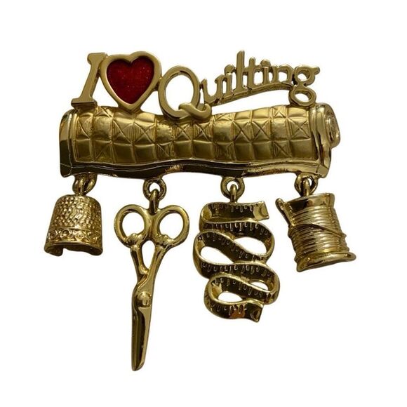 I Love Quilting Gold Tone Brooch Pin Sewing - Picture 1 of 7